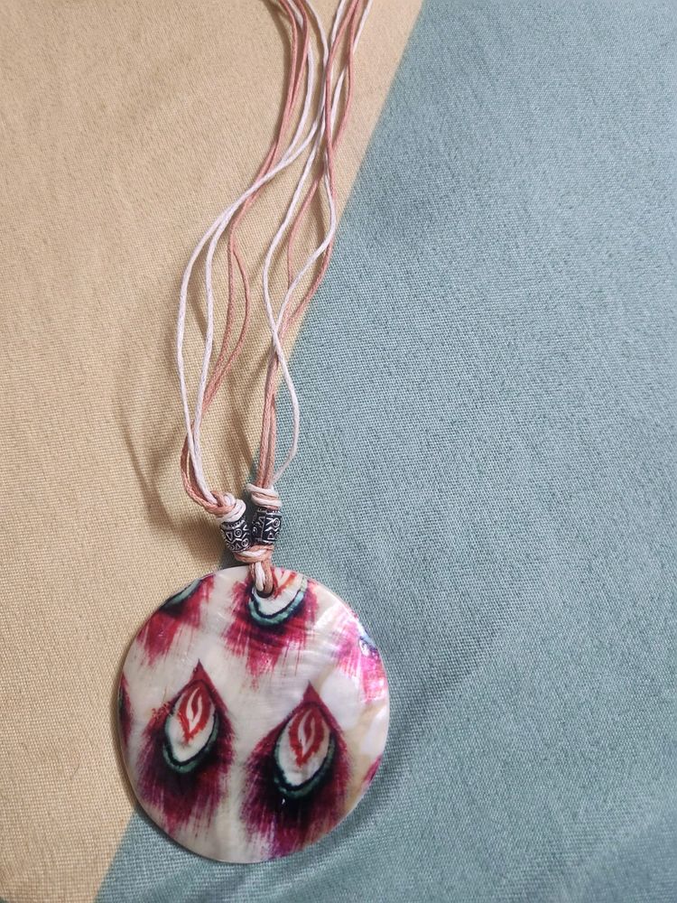 Boho Chic Shell Pendant Necklace
