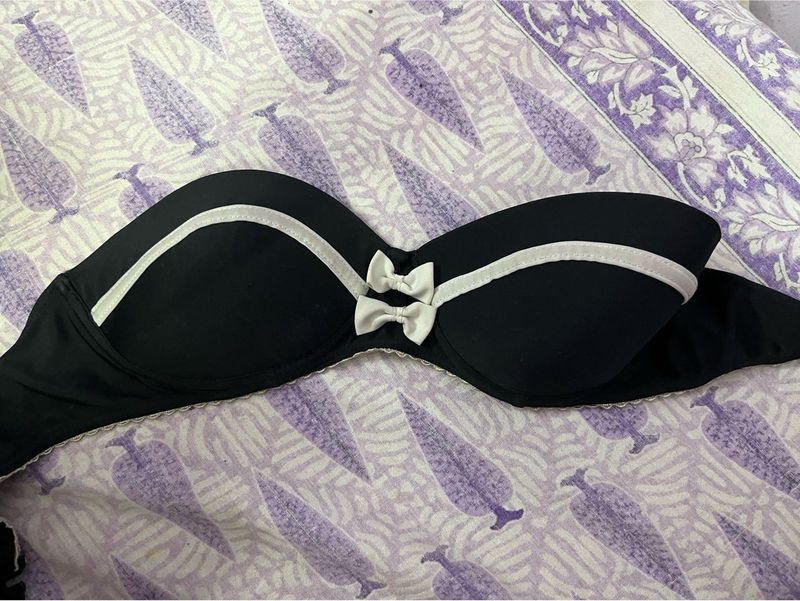 Black Strapless Bow Bra