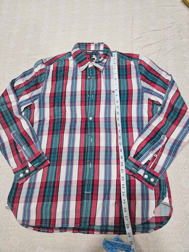 Tommy Hilfiger Multi-Color Shirt (Size L)