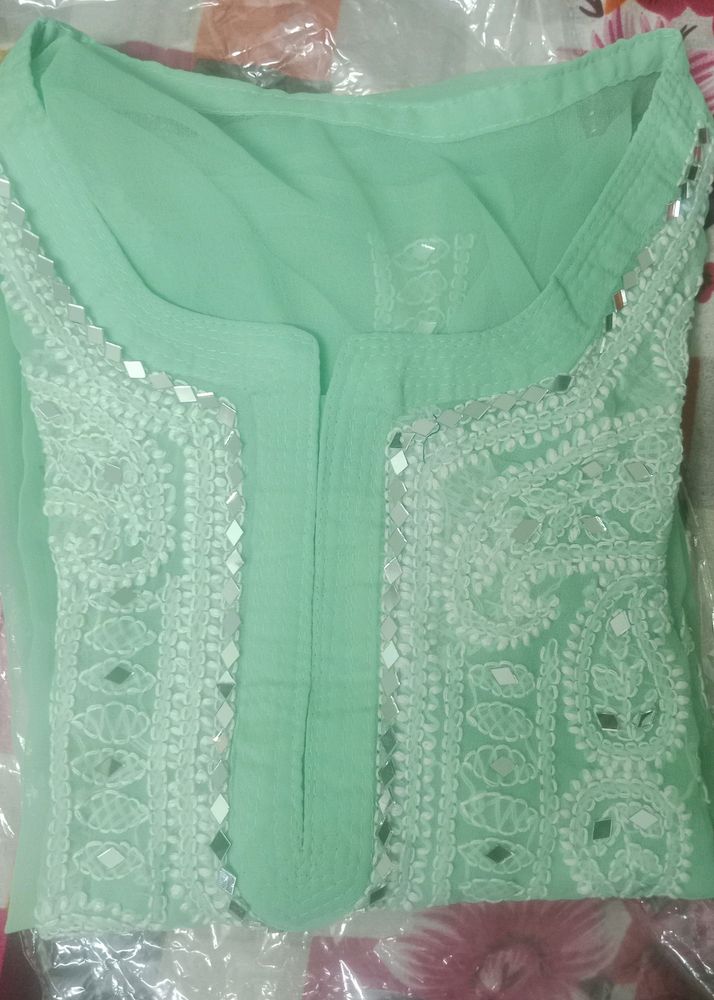 Lakhnavi Kurti