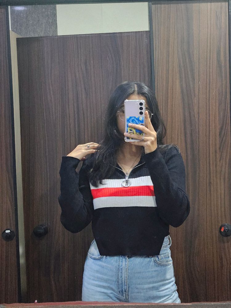 Chained Upper Neck H&amp;M WoolenCrop Top