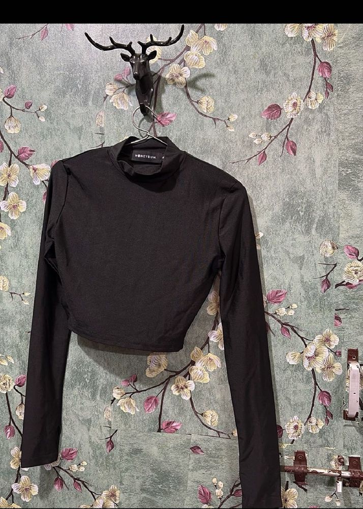 Black Long Sleeve Crop Top