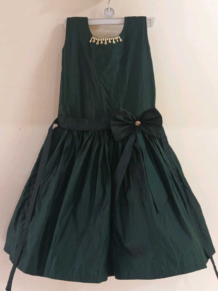 Dark Green Fluffy Dress With Golden Chain And Bow