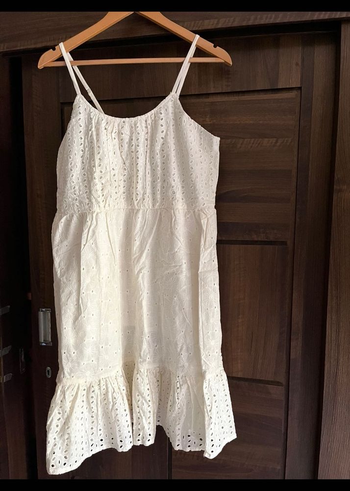 White hakoba cute dress