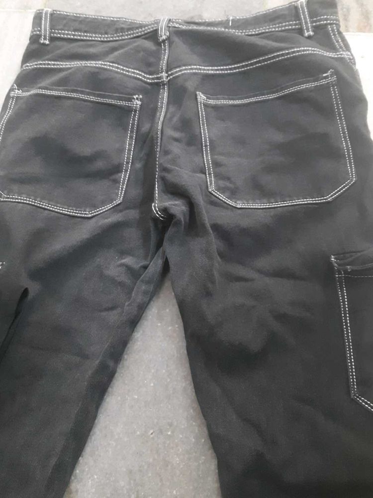 Black Jeans with White Stitching And one t-shirt o
