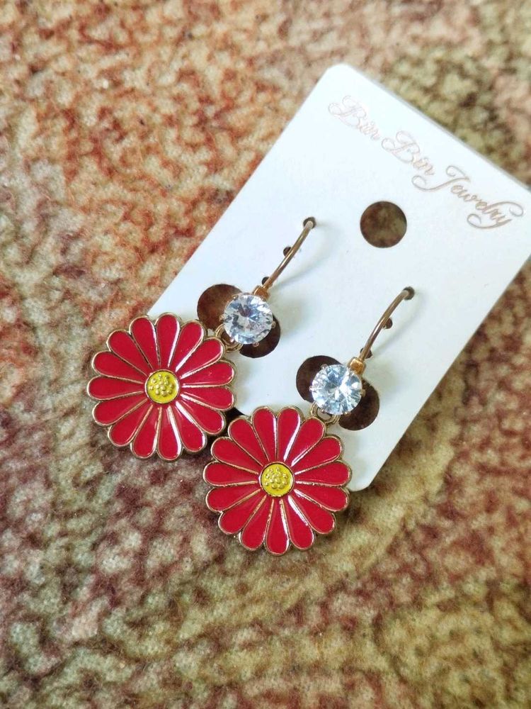 Women&#39;s Latest Fashionable Earrings
