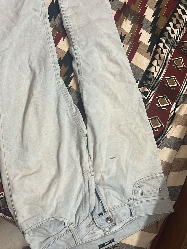 2 JEANS Light Wash Denim Jean