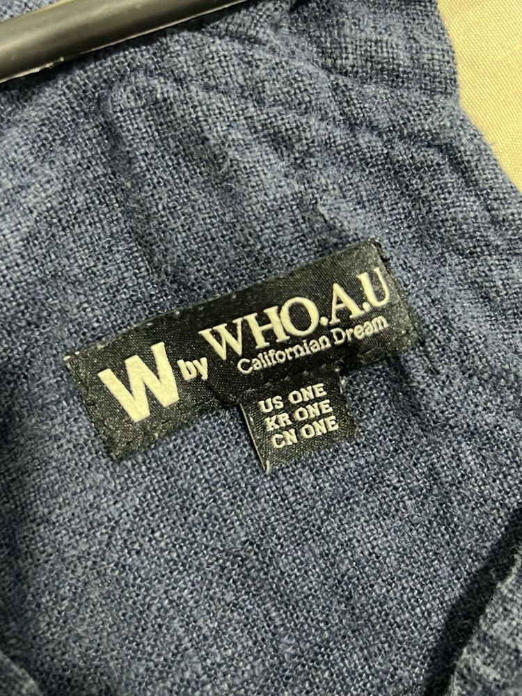 W by WHO.A.U Top