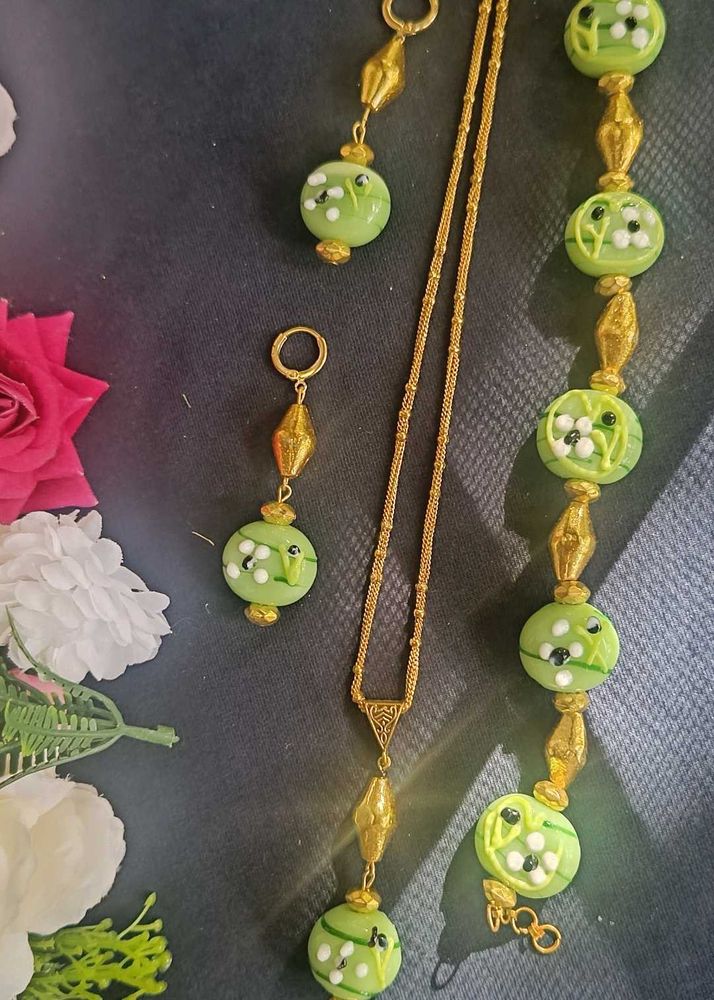 green and gold big glass Jewellery Set