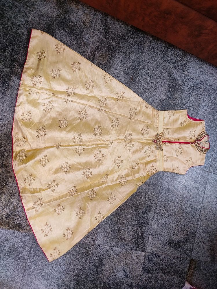 pale yellow gown for women 💛✨