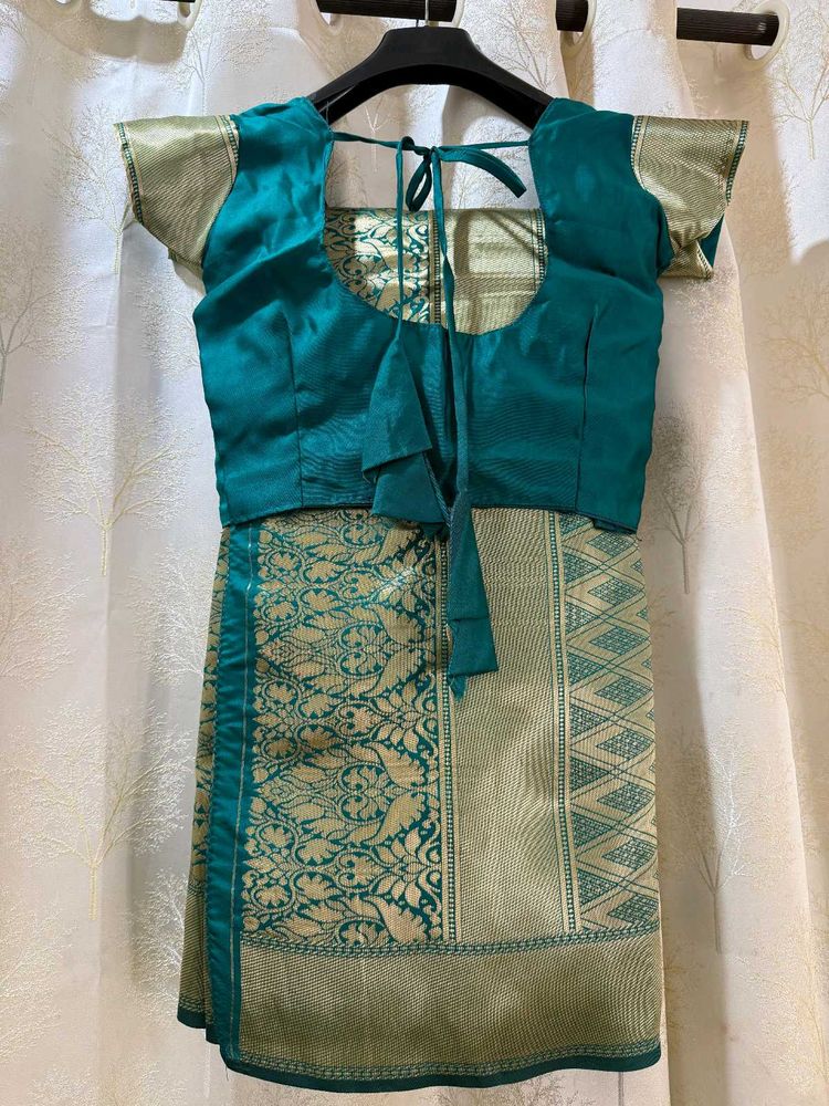 Green Shahlu with Stitched Blouse