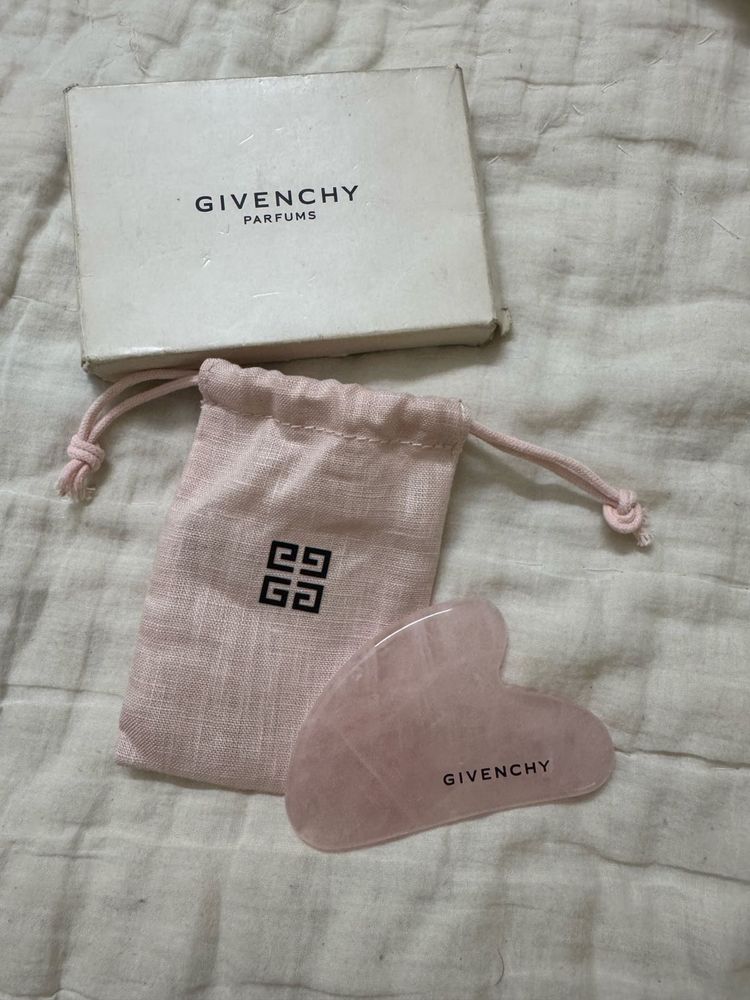 Givenchy Rose Quartz Gua Sha