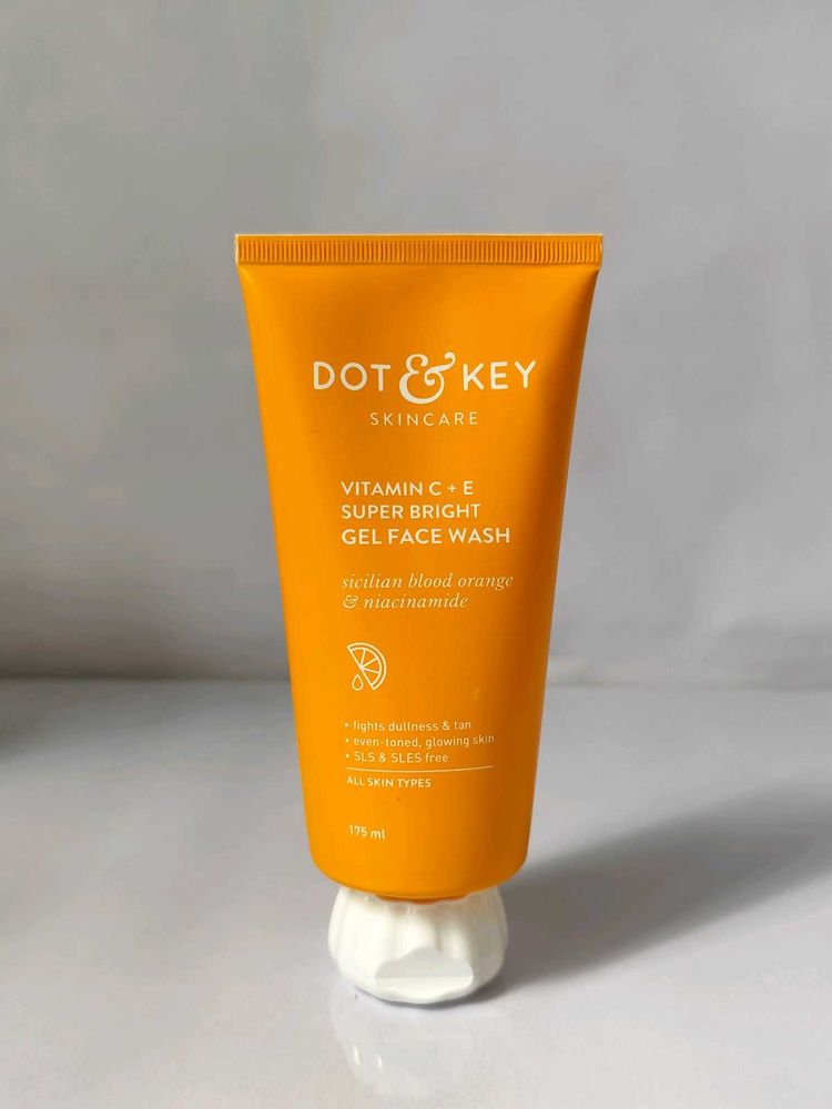 Dot &amp; Key Vitamin C Facewash