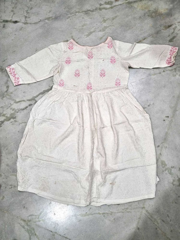 off-white embroidery dress🎀