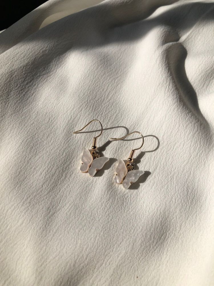 🦋White Butterfly Earrings🦋