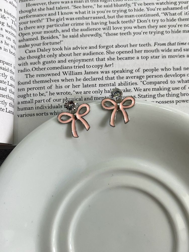 Bow Earring