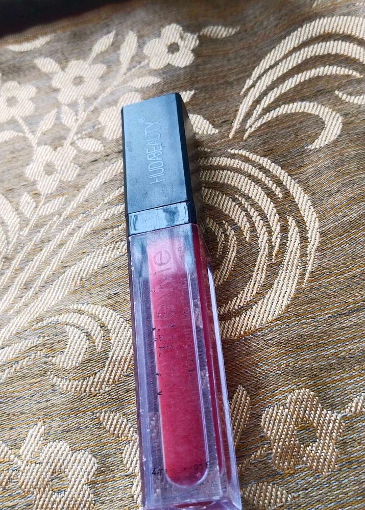 Huda Beauty Matte Red Lipstick