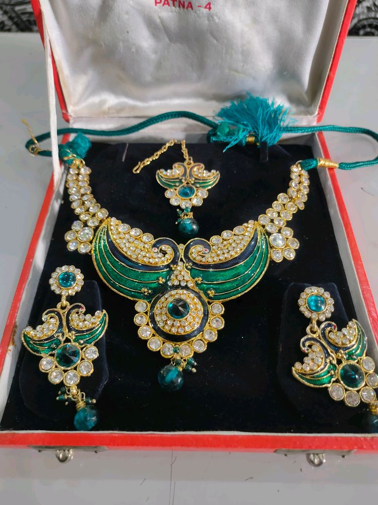 Peacock Neck And Mangtikka Set