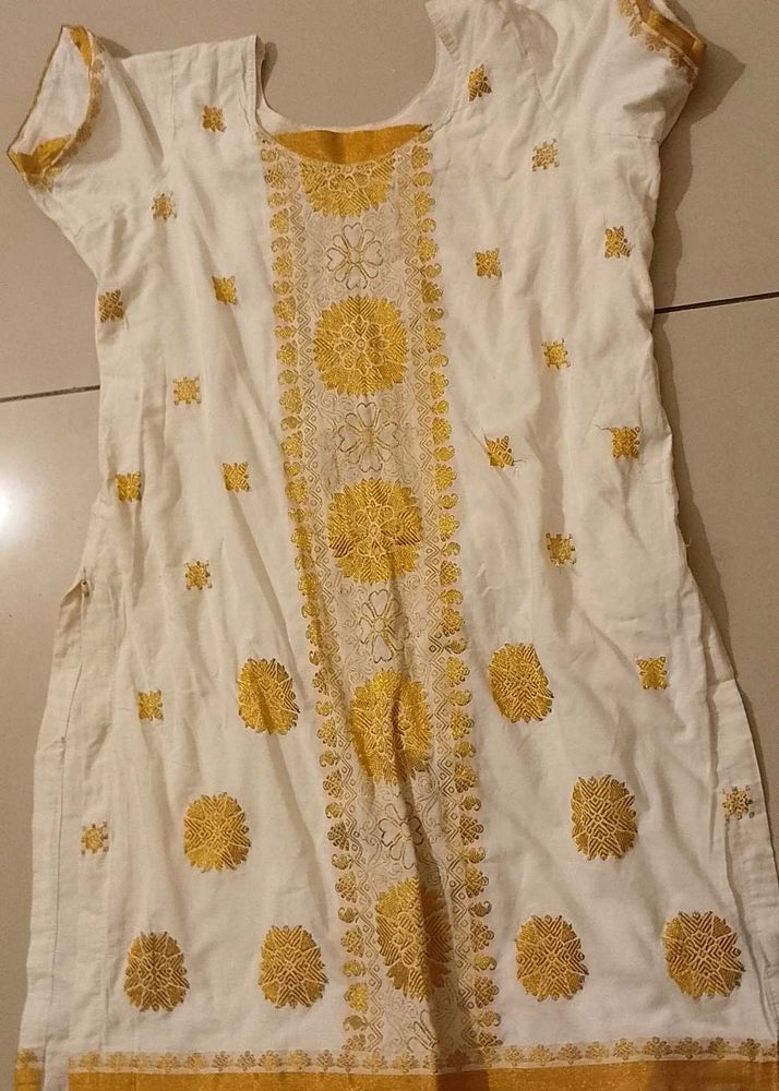 Kurtha From Kasavu - Traditional Kerala Dress