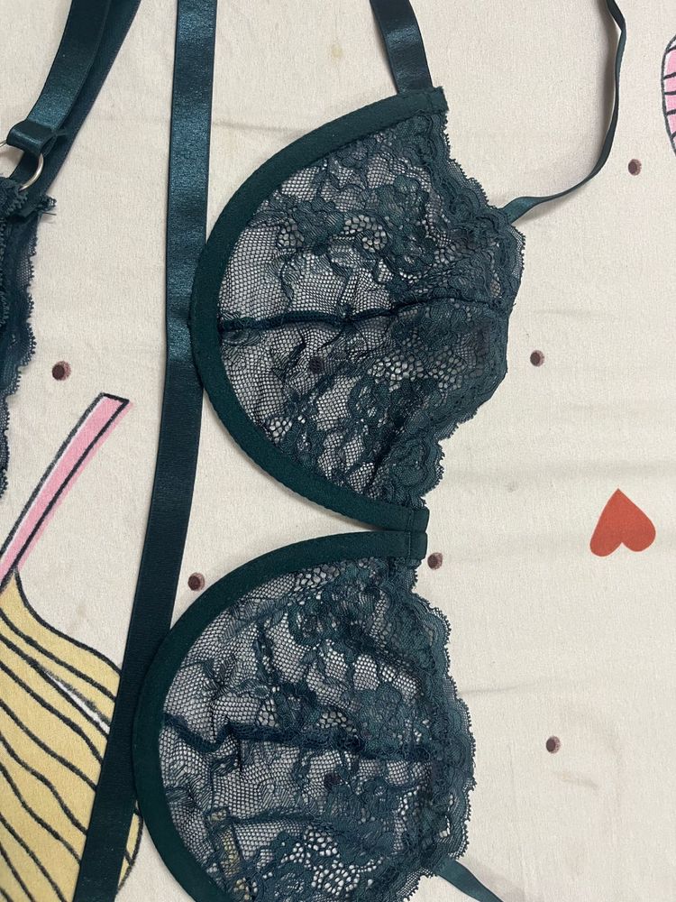 Savana Lace Lingerie Set