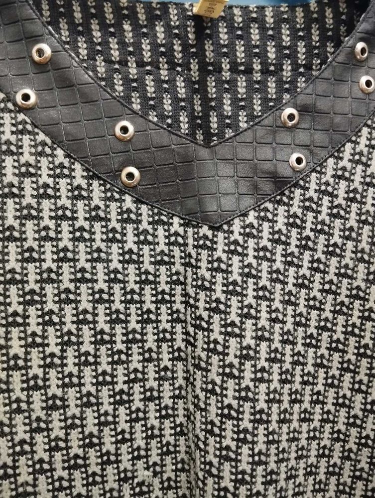 V NECK SWEATSHIRT