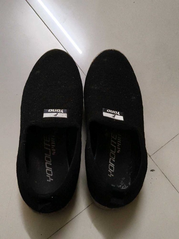 Yonolite Black Slip-On Shoes