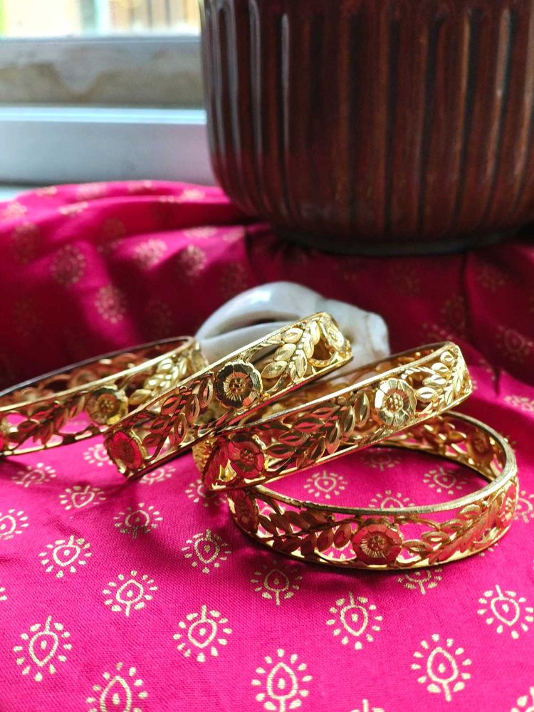 Set Of Four City Gold Gorgeous Bangles
