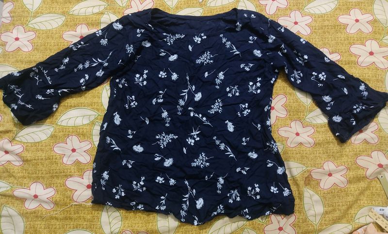 Bell Sleeved Blue N White Floral Design Top 💙🤍
