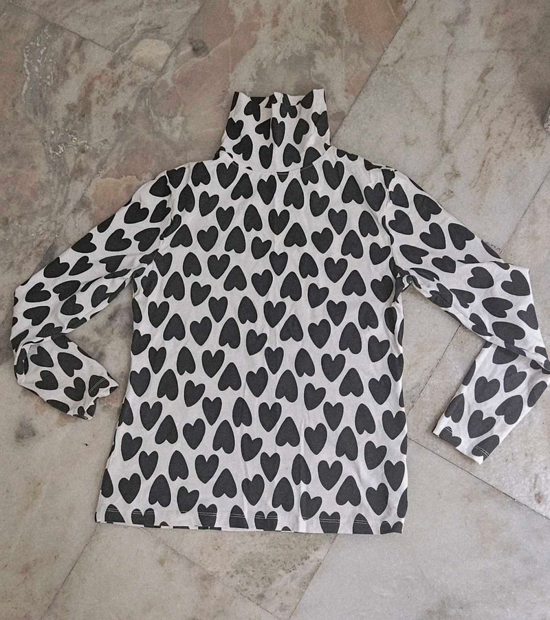 Heart Print Turtleneck Top