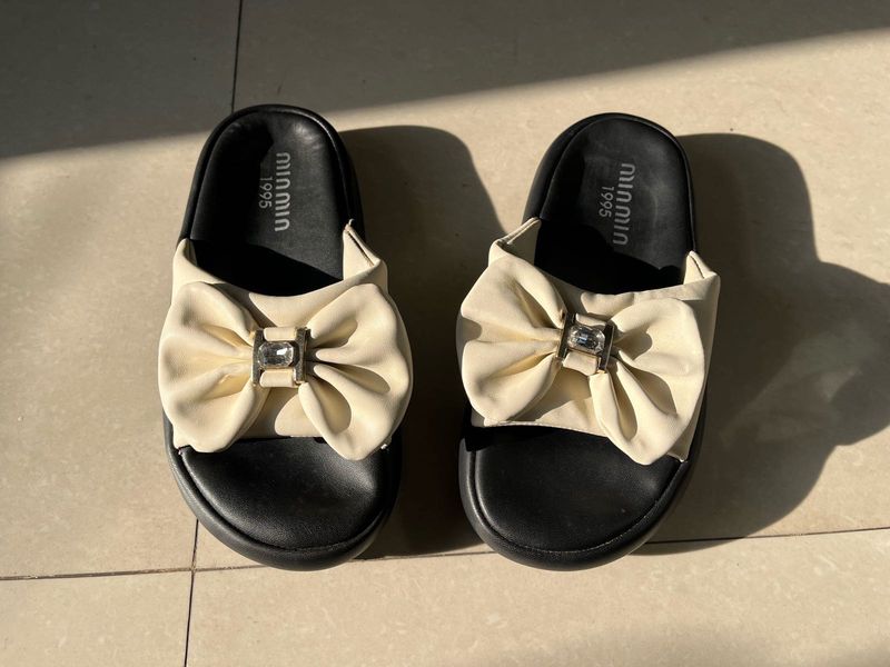 Cute Bow Slides