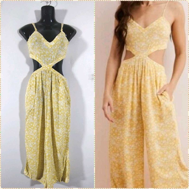 Price low- (Cute &amp; Hote Jumpsuit🐱)
