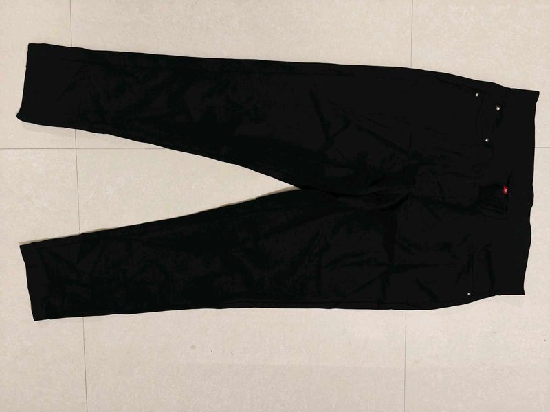 Black jeggings