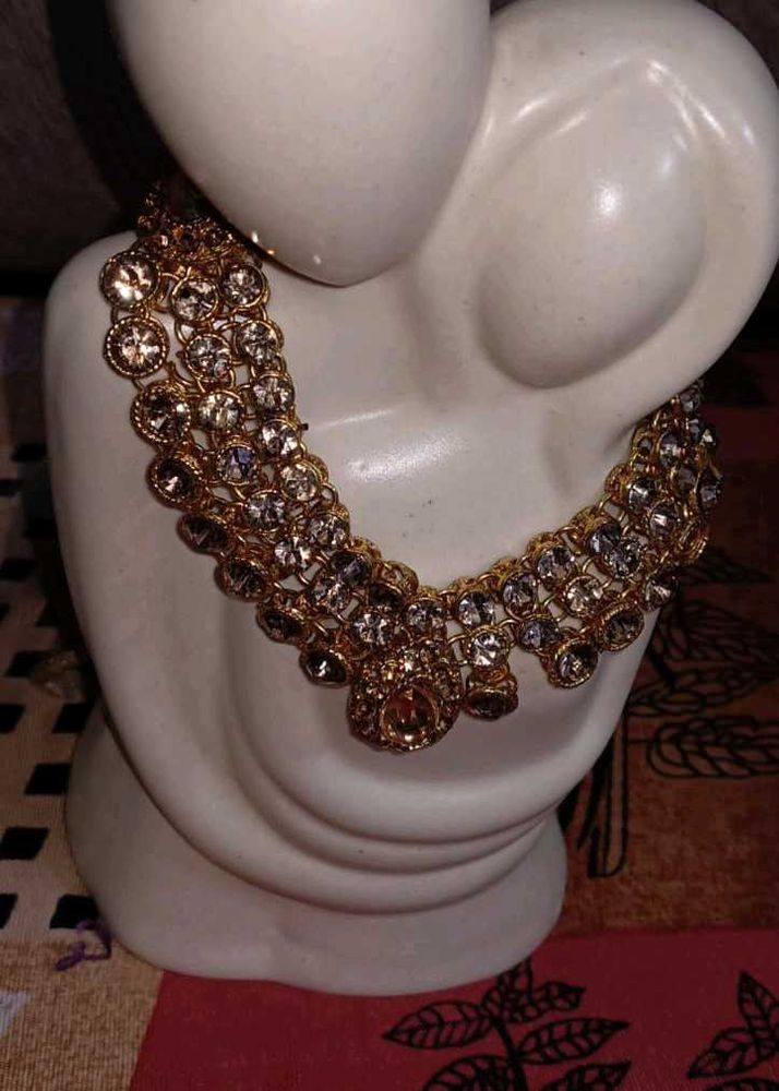 Elegant Gold Necklace