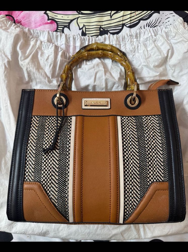 Unused Aldo Bag Has Detachable Straps With Flaw