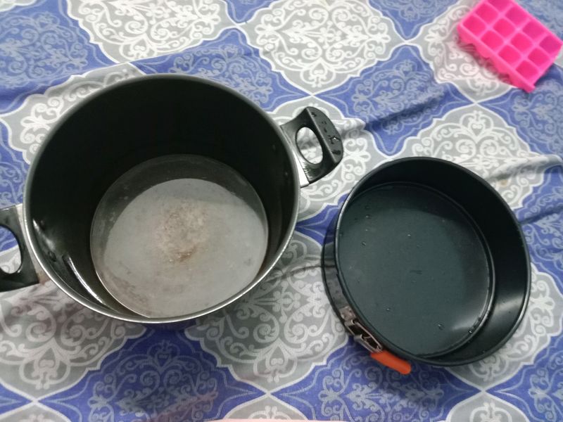 Non Stick Bhagwana