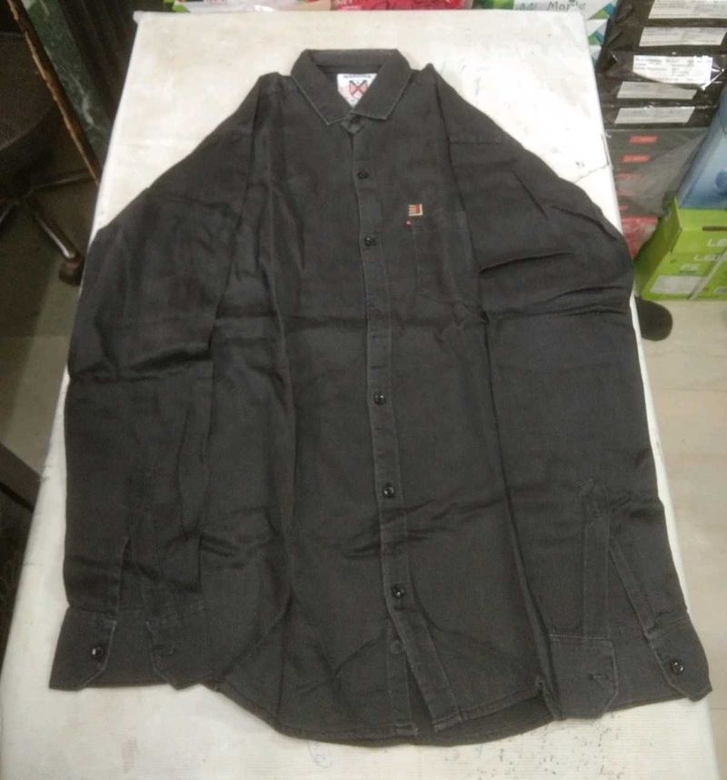 Men&#39;s Black Tshirt