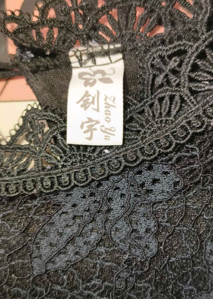 🖤 Pre-loved Black Lace Top 🖤