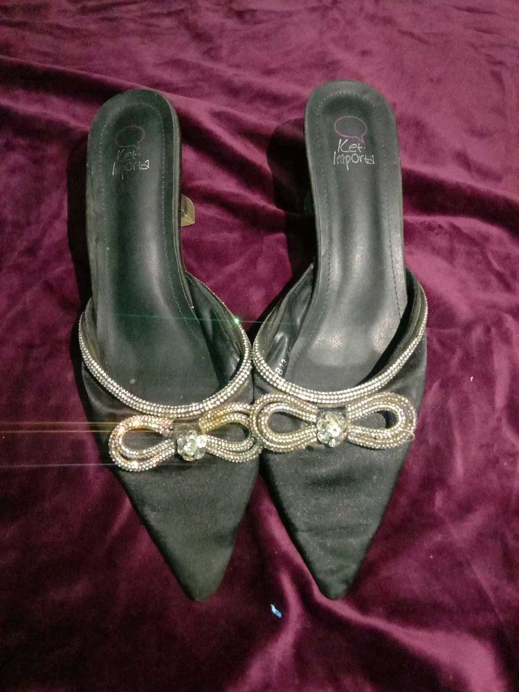 Elegant Heels with Bow Detail