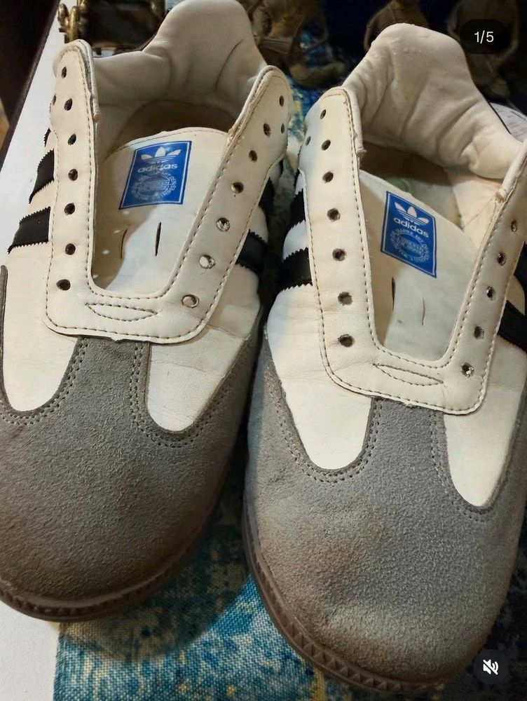 Adidas Sneakers
