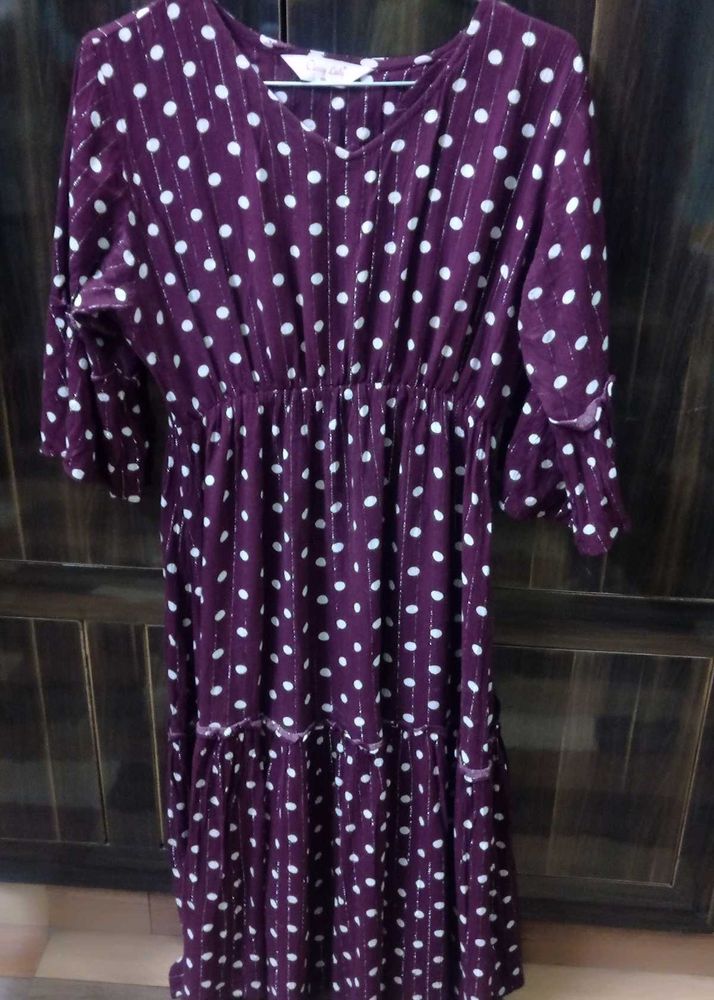 Gown It Is A Stretchable ,All Size Person Can Use
