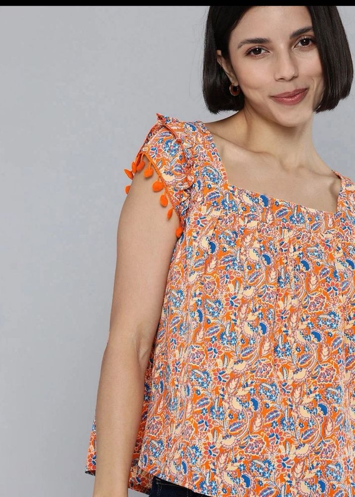 Printed Top with Pom-Pom Detail❤️