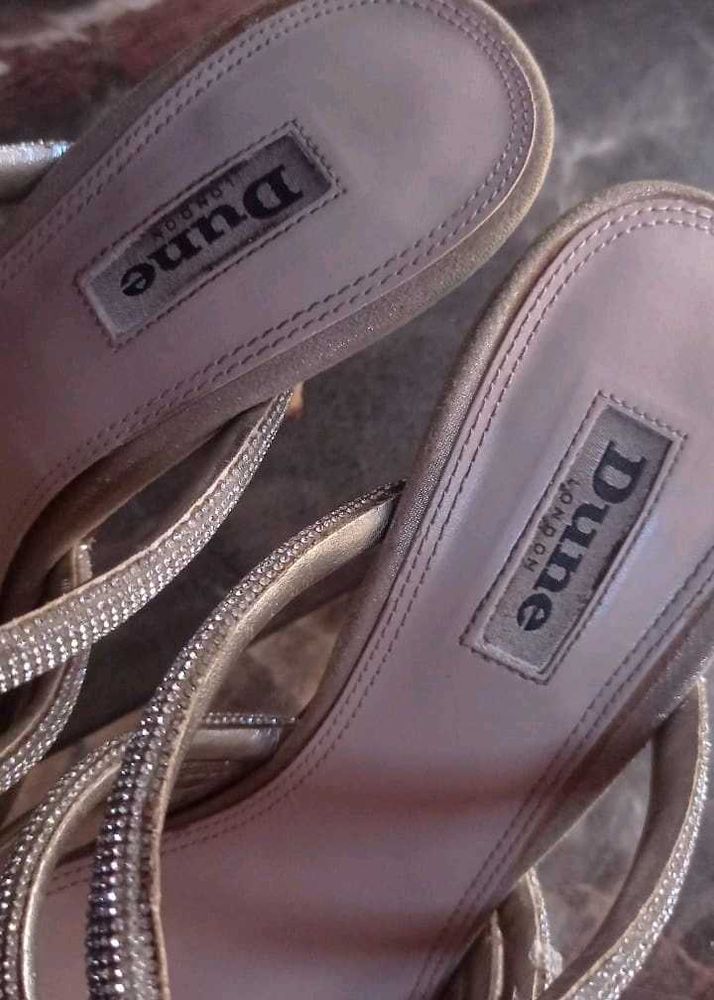 Dune Sandal - Pencil Heel