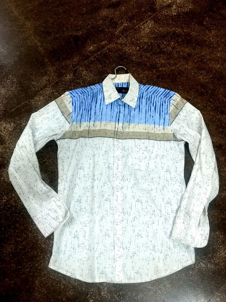 Men's Patterned Button-Down Shirt