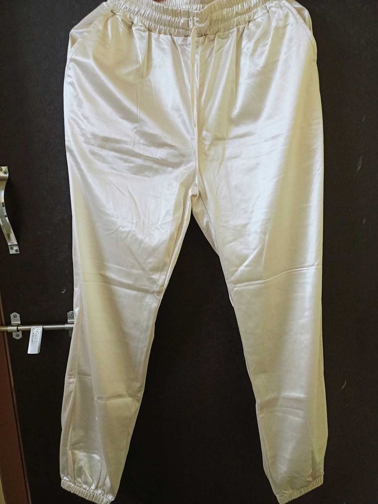 ✨Shiny And Smooth Golden Joggers✨