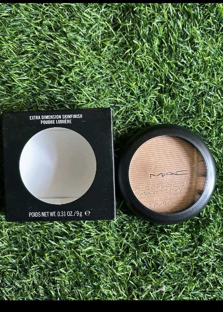 MAC Extra Dimension Skinfinish