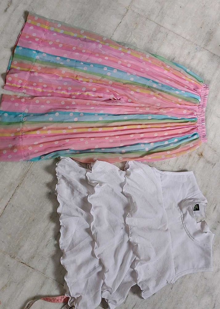 Cute Girls Outfit minor stain please check video