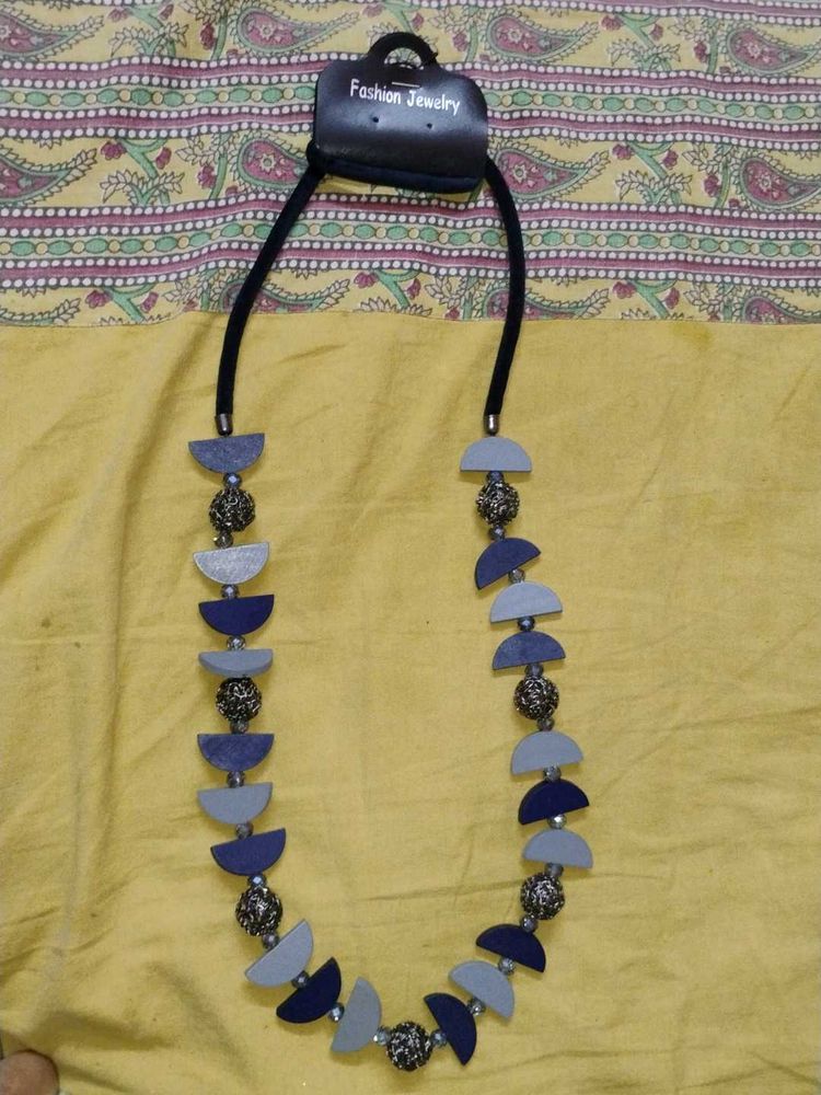 Fashionable Necklace