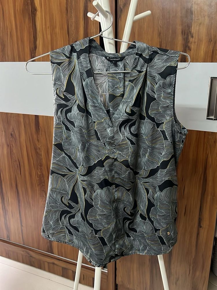 Abstract Print Sleeveless Top