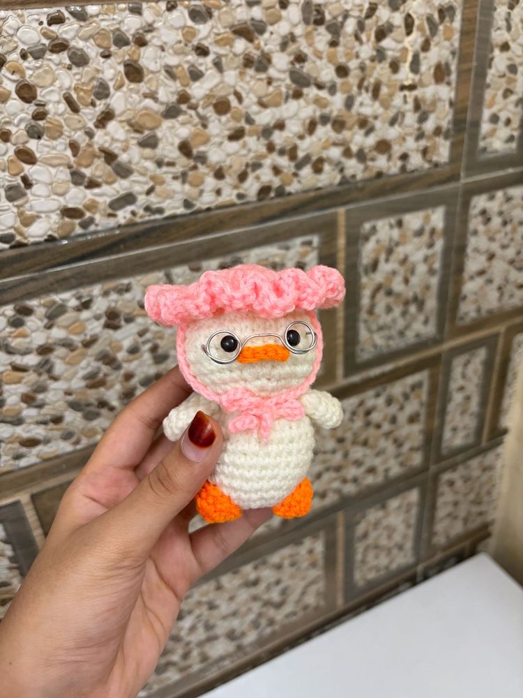 crochet duck with specs