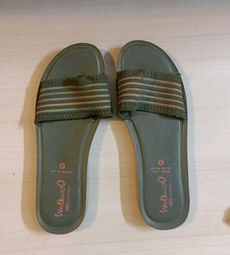 Walkaro Slip On